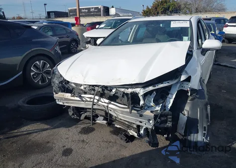 2025 Toyota Camry Le z USA, uszkodzony, nr VIN 4T1DAACK2SU536151